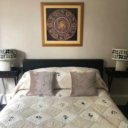 Spacious Four-bedroom Ground Floor City Centre * Edinburgh