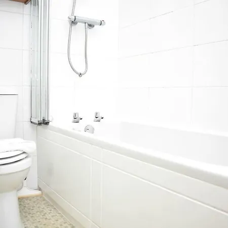 Homely, Contemporary And Bright 1br Apartment! * Edimburgo