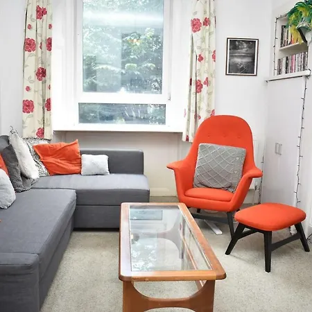 Cosy And Quirky 10 Minutes From Centre! Διαμέρισμα