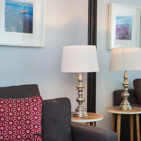 Scottish Stays - The Allanfield Apartment * Edinburgh