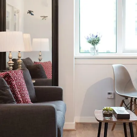 Scottish Stays - The Allanfield Apartment Edinburgh
