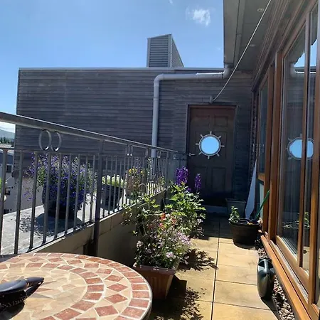 5 Bedroom Penthouse * エディンバラ