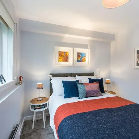 Scottish Stays - The Allanfield Apartment Edinburgh