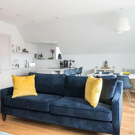 펜션 Luxurious Living In Gullane