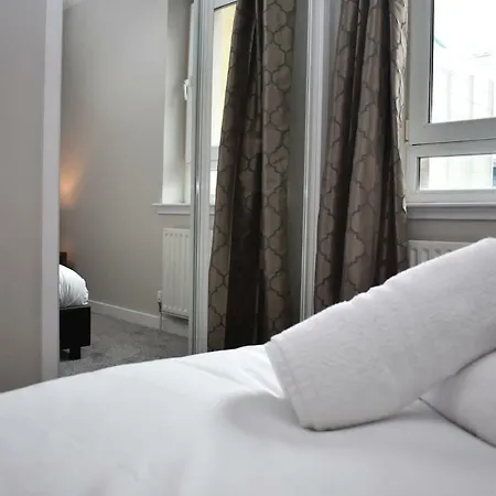 Hawkhill 15 - Bright And Spacious With Secure Parking