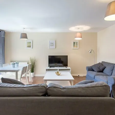 Hawkhill 8 - Modern With Secure Parking Apartment