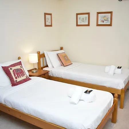 Two Bed City Centre With Private Parking Διαμέρισμα Εδιμβούργο