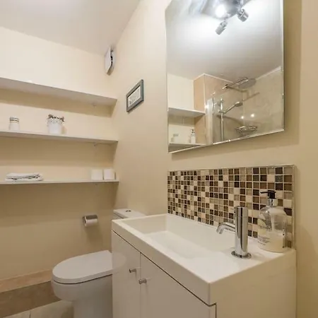 Two Bed City Centre With Private Parking Διαμέρισμα