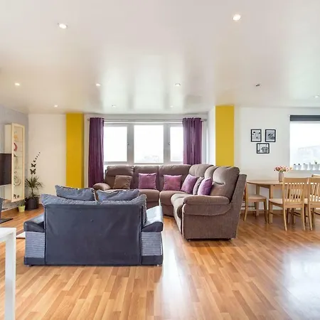 Apartment Beautiful 3br Seafront Apt. Balcony & Free Parking Edinburgh