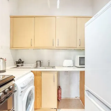 Διαμέρισμα Quiet Two Bed Near City Centre & Haymarket! Εδιμβούργο