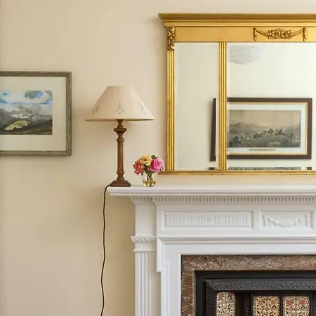 公寓 Lovely New Town 2-bedroom Flat With Fireplace *