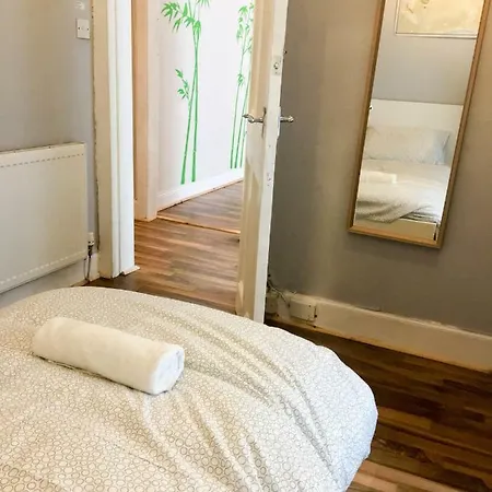 Apartment Bothwell * Superb City Centre