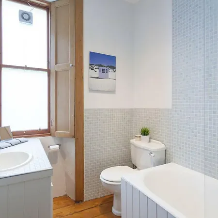 Central Main Door Cottage - Private Garden - 5 Mins From Princes Street * Edinburgh