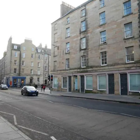 Apartment 16 Buccleuch Street