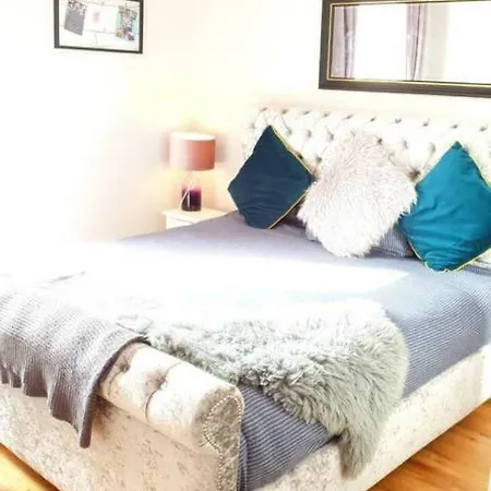 Newly Refurbished Duplex In City Centre * Edinburgh