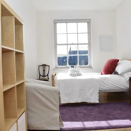 Castle Views In Spacious 2 Bed Georgian Flat Διαμέρισμα Εδιμβούργο