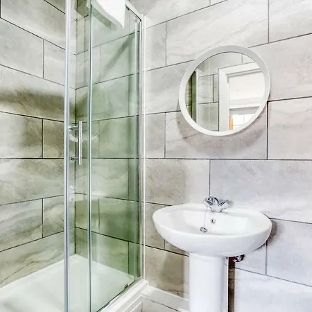 Apartment City Centre - 4 Bed Flat *