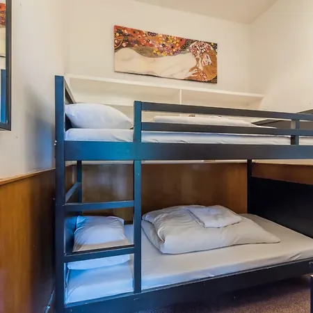 3 Bed Overlooking Meadows Park