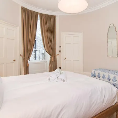 Altido Stylish & Majestic 3-bed In Stockbridge Appartement