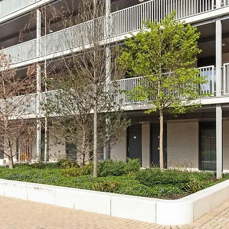 Spacious & Contemporary 1br Canalside *