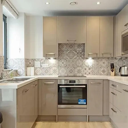 Apartment Spacious & Contemporary 1br Canalside