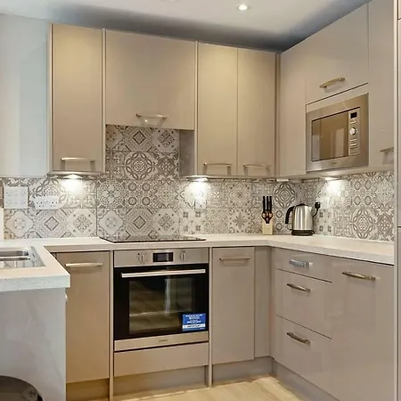 Apartment Spacious & Contemporary 1br Canalside Edinburgh