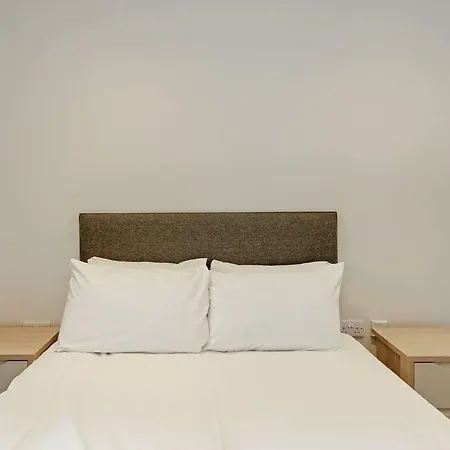 Spacious & Contemporary 1br Canalside Edinburgh