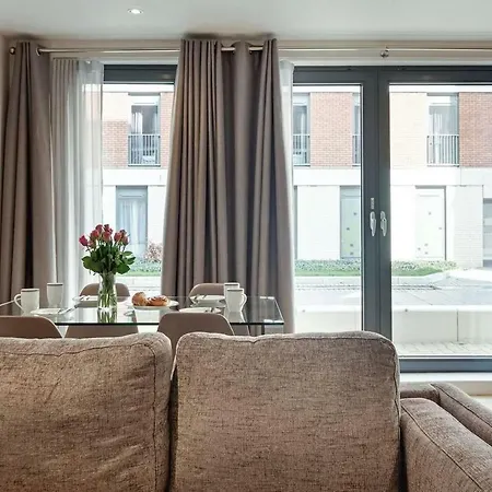 Spacious & Contemporary 1br Canalside *