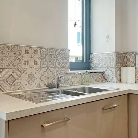 Spacious & Contemporary 1br Canalside Apartment