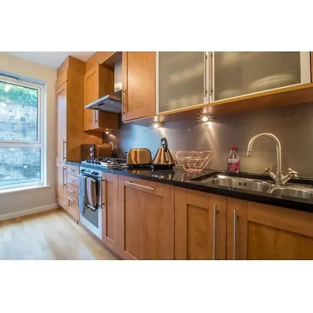 And Stylish One Bedroom Apartamento *