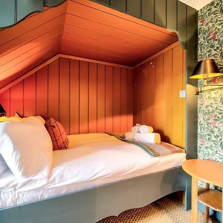Altido Rock House: Historic Gem - Heart Of The *
