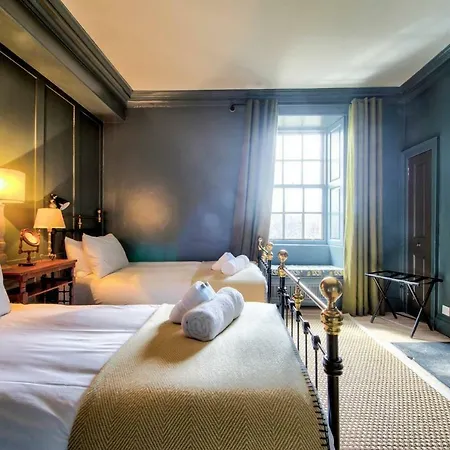 Altido Rock House: Historic Gem - Heart Of The