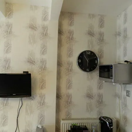 Homestay Double In Prestigious Grange-private Entrance Edinburgh