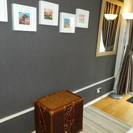 Double In Prestigious Grange-private Entrance Pansiyon
