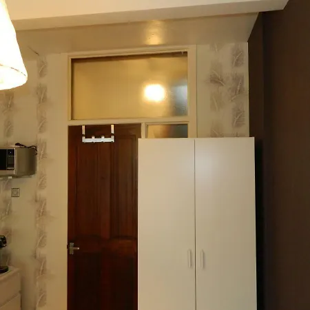 Pansiyon Double In Prestigious Grange-private Entrance