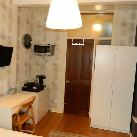 Pansiyon Double In Prestigious Grange-private Entrance