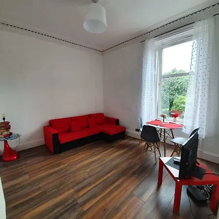 Apartamento Sunny, Cosy & Central Overlooking A Park