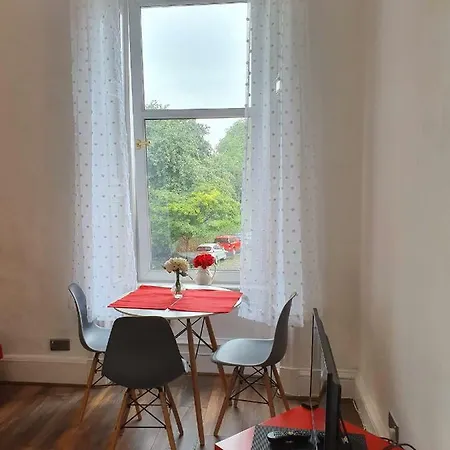 Apartamento Sunny, Cosy & Central Overlooking A Park *