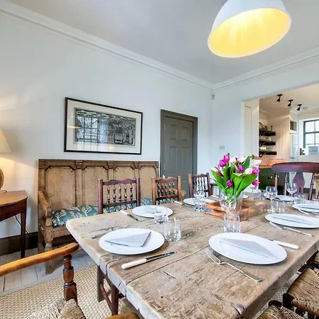 Altido Rock House: Historic Gem - Heart Of The