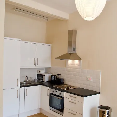 1 Bedroom Flat In Roseburn