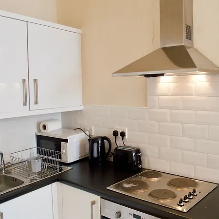 1 Bedroom Flat In Roseburn *