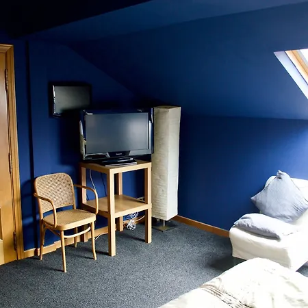 1 Bedroom With Balcony Apartment Edinburgh