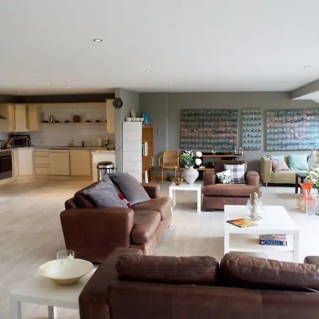 1 Bedroom With Balcony *
