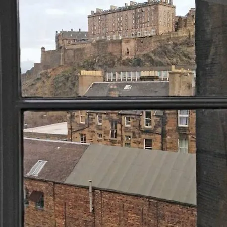 1 Bedroom Flat With Castle View Apartment Edinburgh