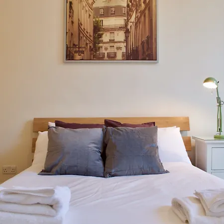 2 Bedroom Flat Near Centre 公寓 *