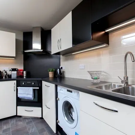 2 Bedroom Centre Duplex *