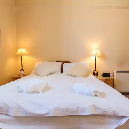 1 Bedroom New Town Flat Sleeps 2 *