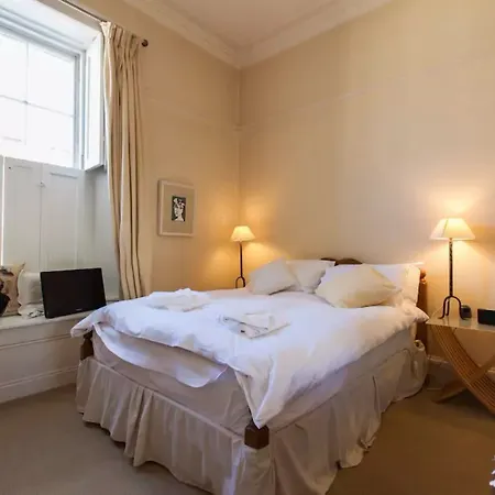 1 Bedroom New Town Flat Sleeps 2 Apartamento