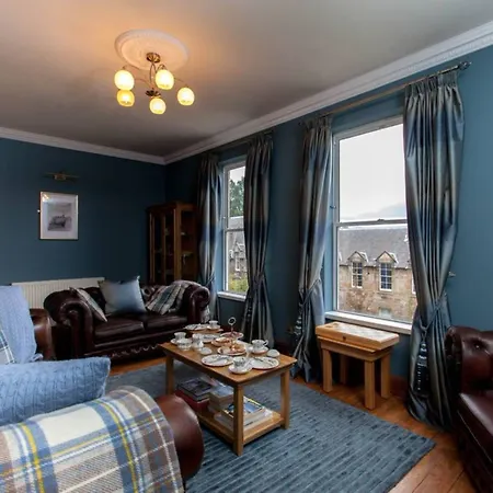 Apartment 2 Bedroom Centre Duplex *