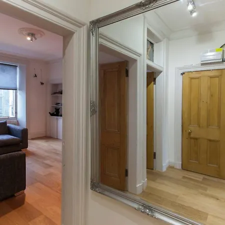 Апартаменты 2 Bedroom Near Castle